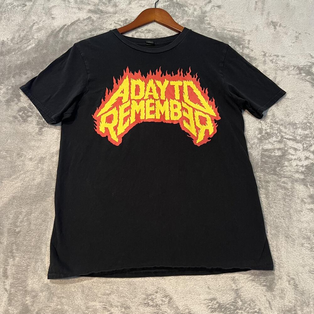 A Day To Remember Shirt Mens Medium Black Band Skull Flames Graphic Tee T-Shirt
